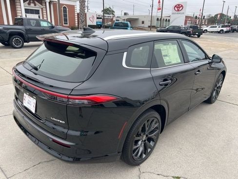 New 2026 Toyota Crown Signia image 5