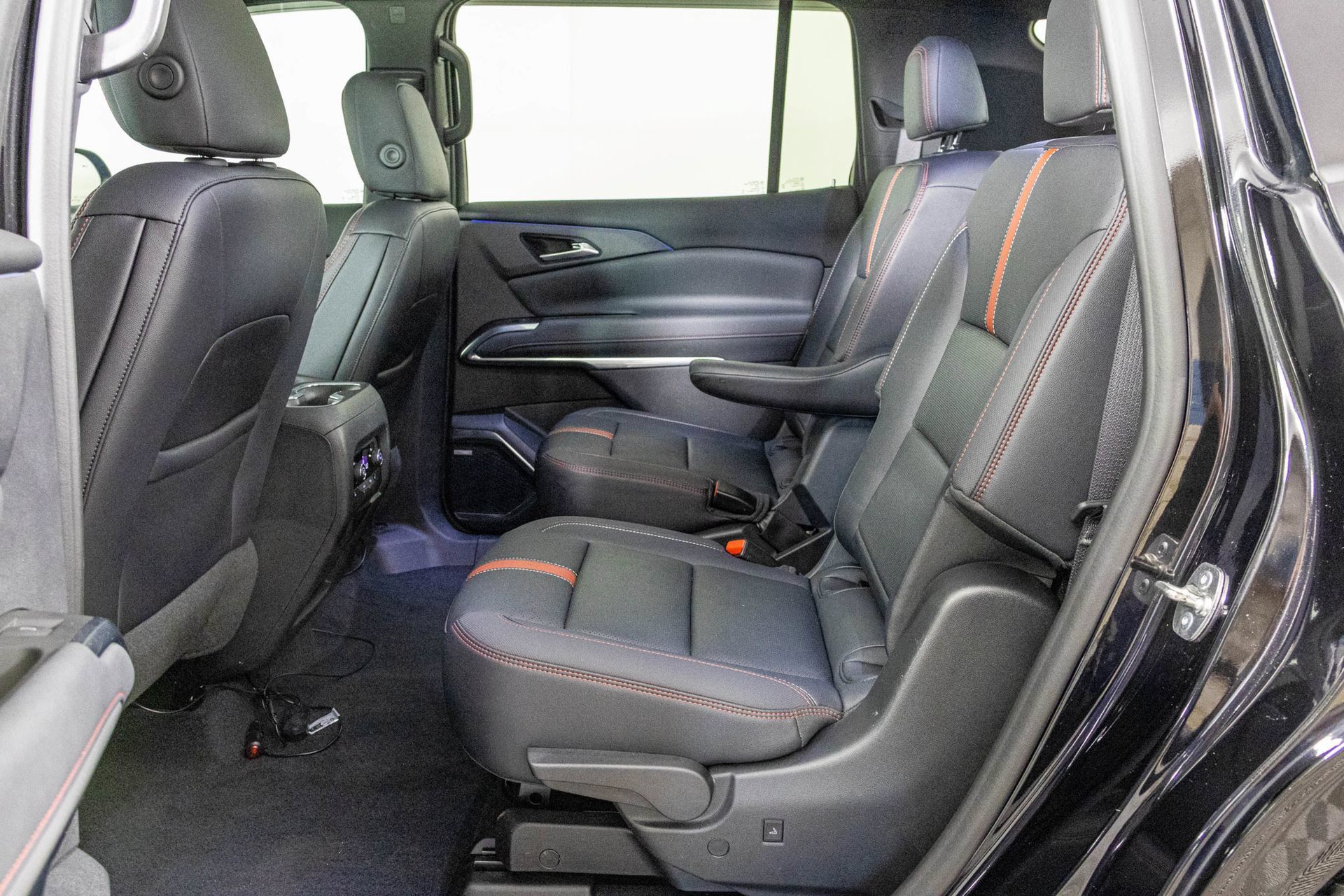 Used 2024 Chevrolet Traverse RS FWD image 43