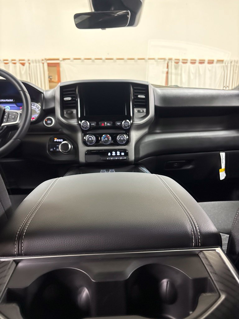 New 2027 RAM 1500 Express AWD/4WD image 18