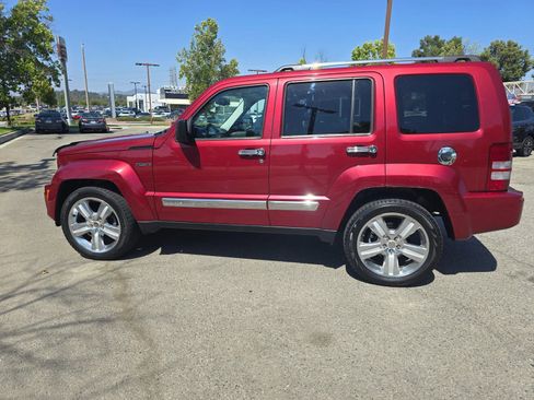 Used 2012 Jeep Liberty Limited Jet AWD/4WD image 8
