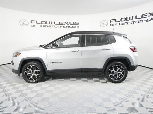 Used 2025 Jeep Compass Limited w/ Sun & Sound Group image 4