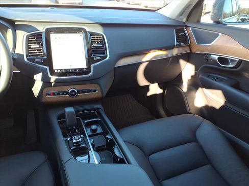Used 2024 Volvo XC90 B6 Plus w/ Protection Package Premier image 15