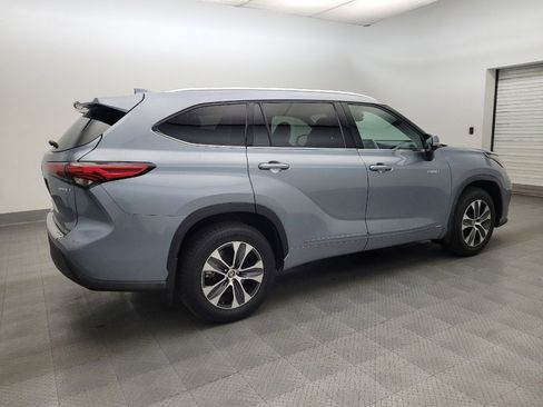 Used 2020 Toyota Highlander XLE AWD/4WD image 10