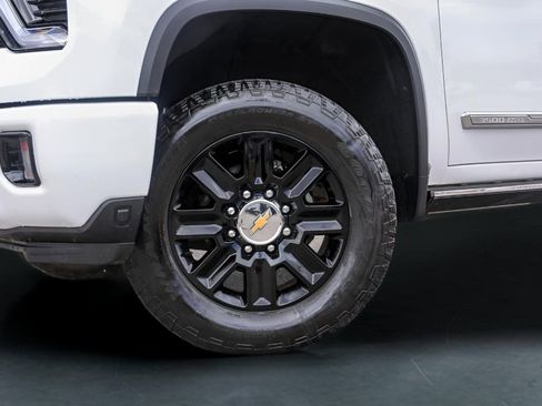 Certified 2024 Chevrolet Silverado 3500 High Country w/ High Country Premium Package image 4