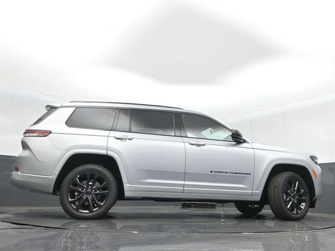 New 2026 Jeep Grand Cherokee L Limited AWD/4WD image 41