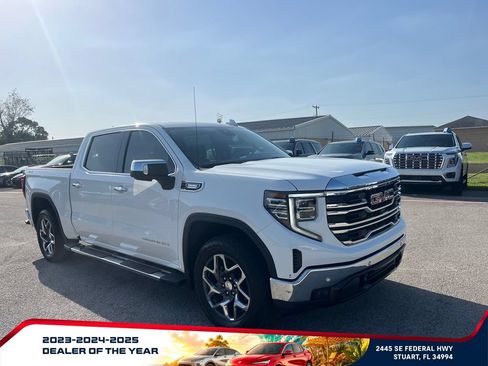 Used 2025 GMC Sierra 1500 SLT w/ SLT Premium Plus Package AWD/4WD image 2