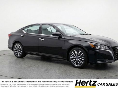 Used 2025 Nissan Altima 2.5 SV image 1