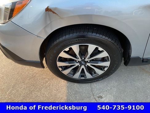 Used 2017 Subaru Outback 2.5i Limited AWD/4WD image 10