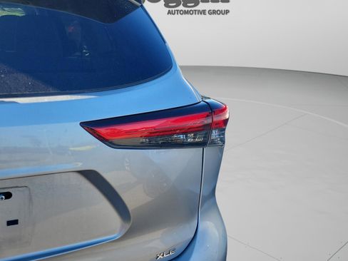 Used 2023 Toyota Highlander XLE image 17