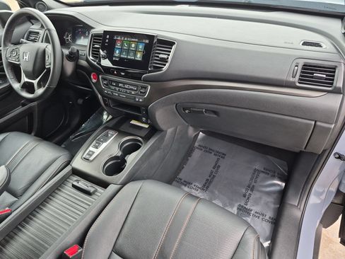Used 2023 Honda Passport TrailSport image 33