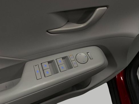 Used 2025 Hyundai Kona SEL image 32