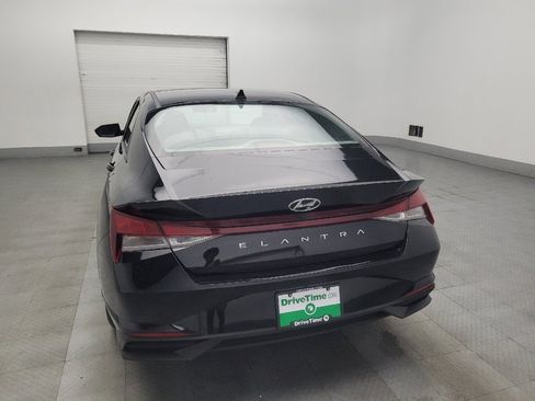 Used 2023 Hyundai Elantra SEL w/ Winter Weather Package image 6