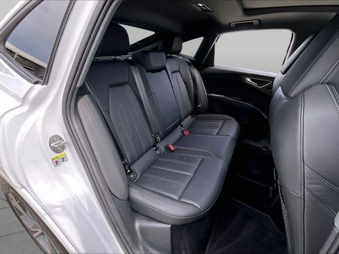 Used 2024 Audi Q4 e-tron Premium Plus AWD/4WD image 20