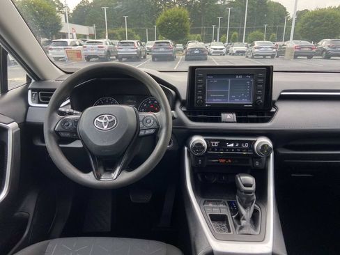Used 2021 Toyota RAV4 XLE FWD image 15