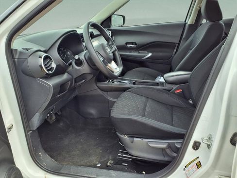 Used 2023 Nissan Kicks SV FWD image 19