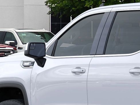 New 2026 GMC Sierra 1500 SLE image 14