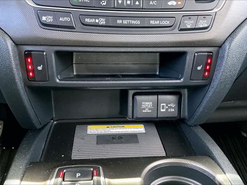 Used 2022 Honda Pilot TrailSport image 32