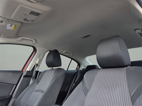 Used 2015 MAZDA MAZDA3 i Touring image 20