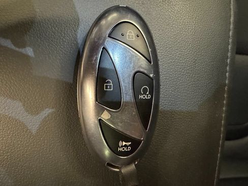 Used 2025 Hyundai Tucson Limited AWD/4WD image 17