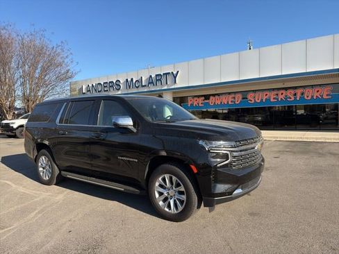 Used 2024 Chevrolet Suburban Premier image 1