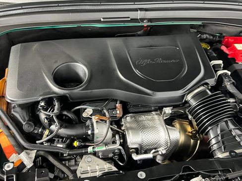 Used 2024 Alfa Romeo Tonale Veloce w/ Premium Interior Package image 38