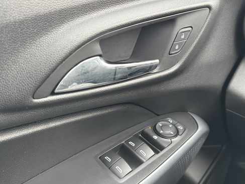 Used 2024 Chevrolet Trax LS w/ LS Convenience Package image 24