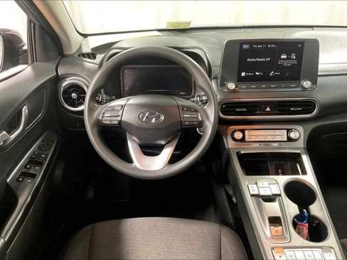 Used 2023 Hyundai Kona SE image 17