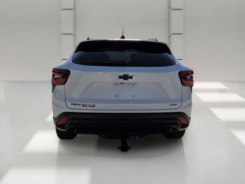 Used 2025 Chevrolet Trax RS w/ Driver Confidence Package FWD image 4