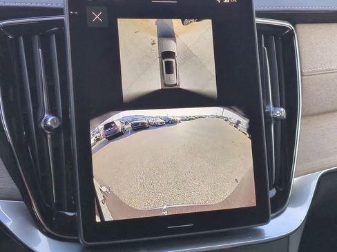 New 2026 Volvo XC90 B5 Plus w/ Protection Package Premier AWD/4WD image 22