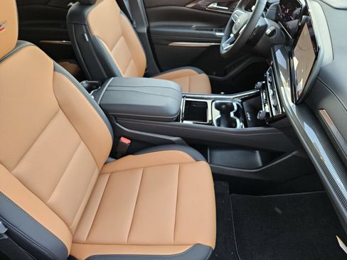 New 2027 Chevrolet Traverse Z71 w/ Driver Confidence Package AWD/4WD image 16
