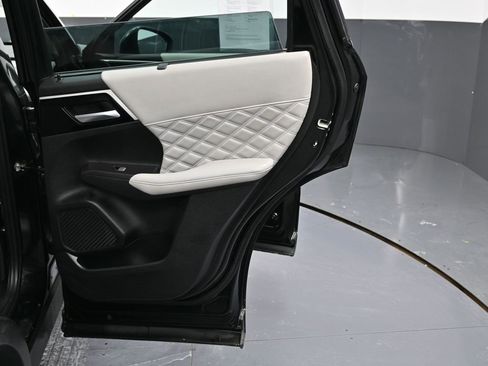 Used 2023 Mitsubishi Outlander SEL image 42