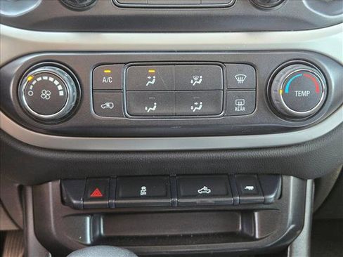 Used 2022 Chevrolet Colorado LT w/ LT Convenience Package AWD/4WD image 14