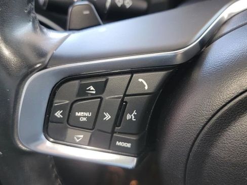 Used 2019 Jaguar F-PACE Prestige image 18