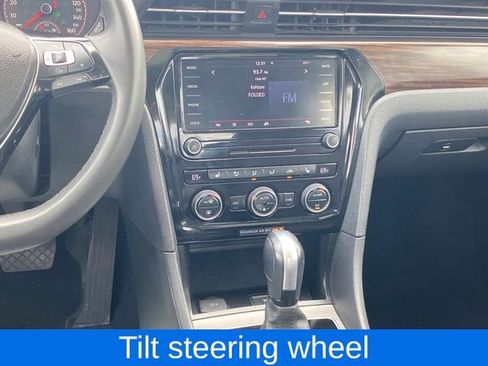 Used 2022 Volkswagen Passat 2.0T image 8