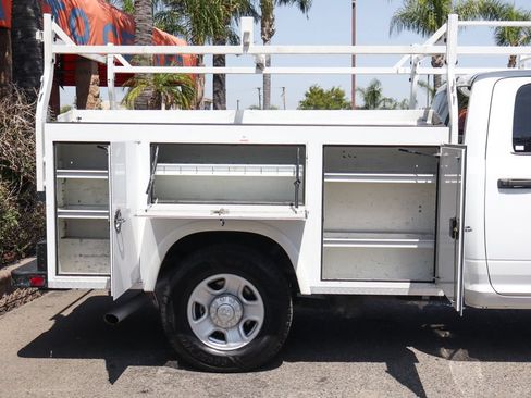 Used 2019 RAM 2500 Tradesman RWD image 11