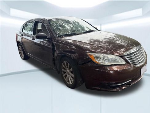 Used 2013 Chrysler 200 Touring FWD image 11