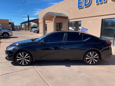 Used 2021 Nissan Altima 2.5 SR w/ SR Premium Package image 6