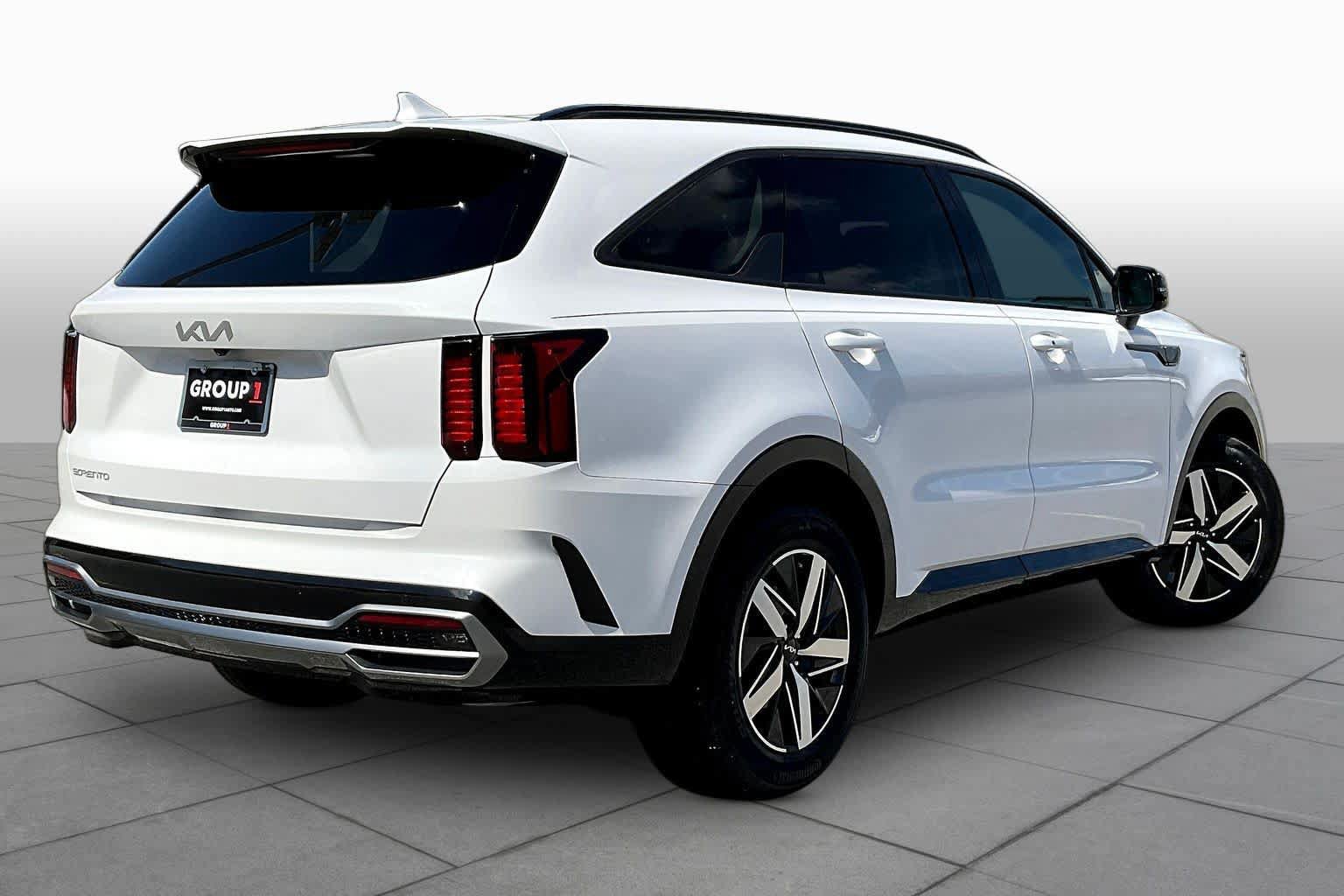 Used 2023 Kia Sorento S FWD image 13
