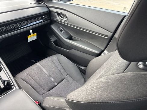 Used 2025 Honda Accord Sport image 15