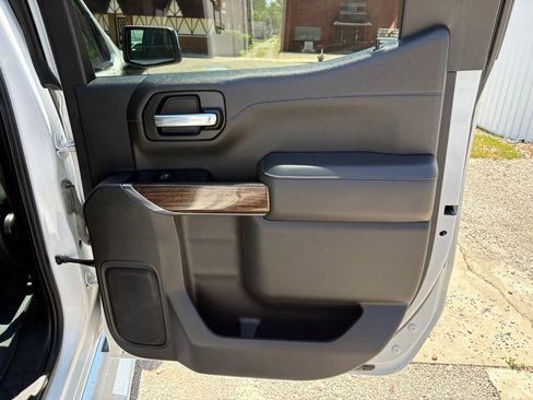 Used 2019 GMC Sierra 1500 SLE w/ X31 Off-Road Package AWD/4WD image 14