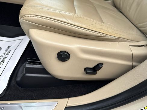 Used 2014 Jeep Grand Cherokee Limited image 11