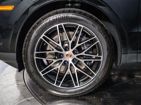 New 2026 Porsche Cayenne Coupe image 14