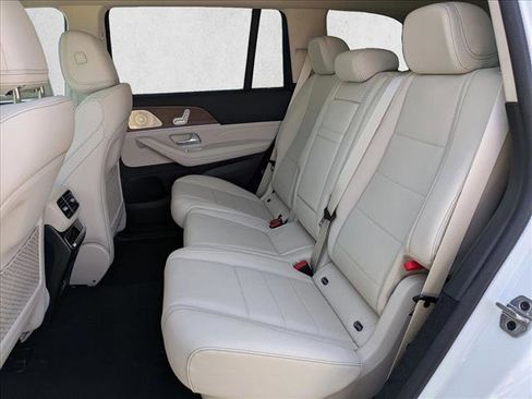 Certified 2025 Mercedes-Benz GLS 450 4MATIC image 16