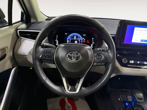 Used 2026 Toyota Corolla Cross LE FWD image 19