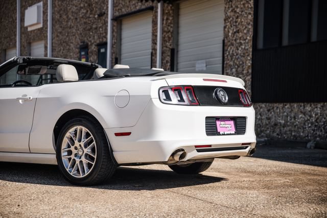 Used 2013 Ford Mustang Premium RWD image 35