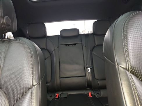 Used 2022 Porsche Macan AWD/4WD image 13