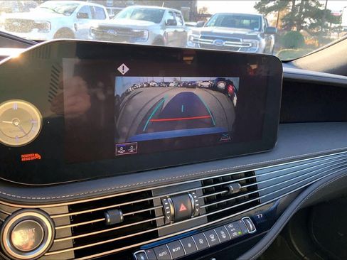 Used 2021 Lexus LS 500 w/ Accessory Package (Z2) image 27