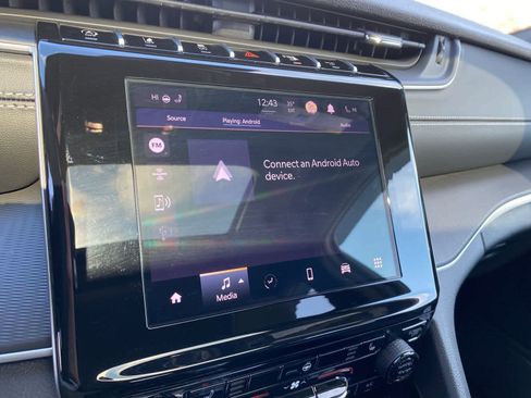 Used 2025 Jeep Grand Cherokee L Laredo image 32