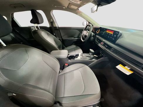 New 2025 Kia K4 LXS image 25
