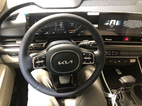 New 2026 Kia Carnival SX Prestige FWD image 27